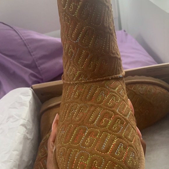 rainbow embroidered ugg boots - Picture 2 of 5